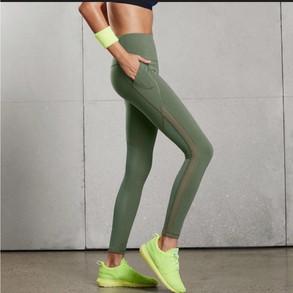 Victoria’s Secret Sport Knockout Leggings